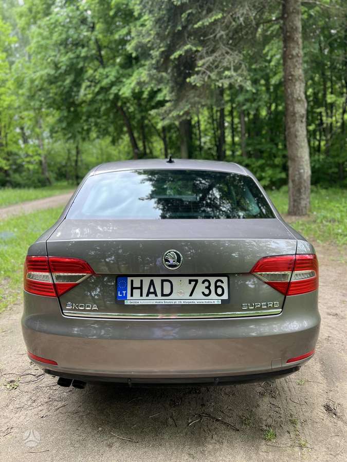 Skoda Superb, 2.0 l., Седан