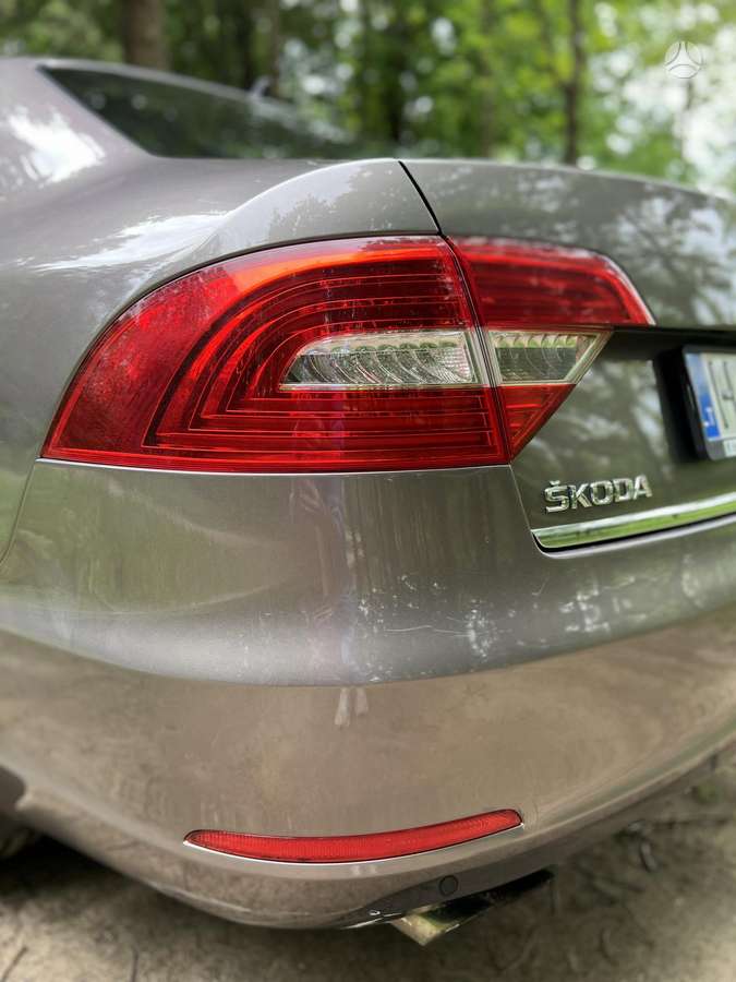 Skoda Superb, 2.0 l., Седан