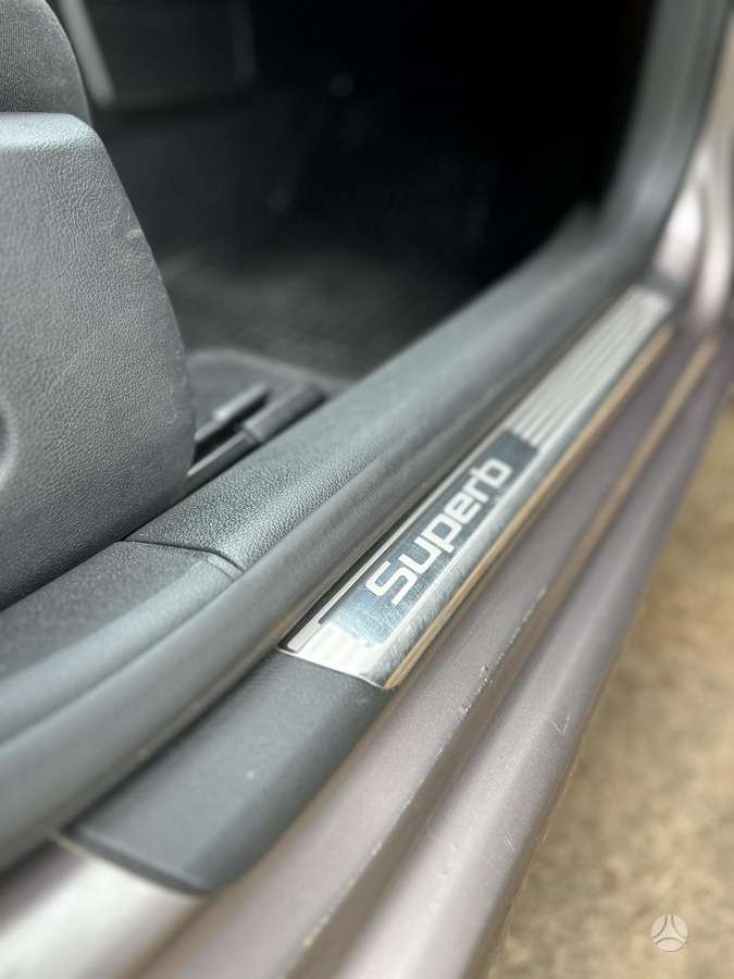 Skoda Superb, 2.0 l., Седан