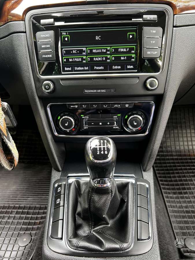 Skoda Superb, 2.0 l., Седан