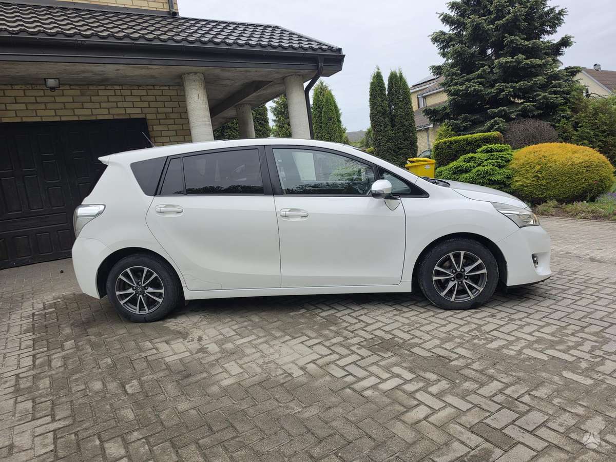 Toyota Verso - 3
