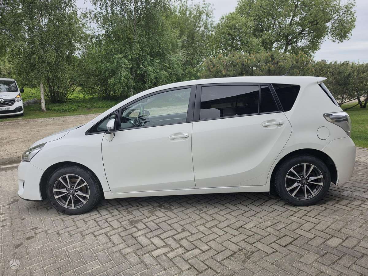 Toyota Verso - 7