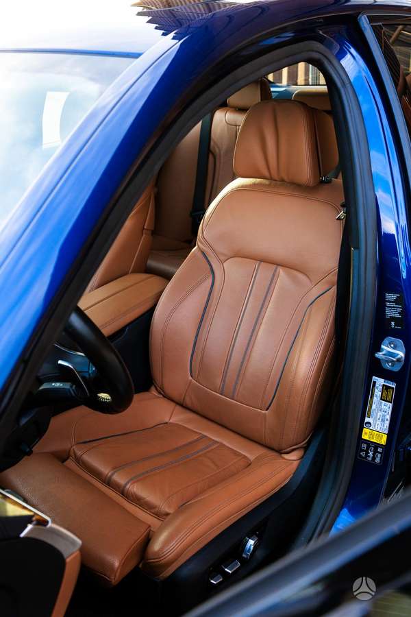 BMW M550, saloon / sedan