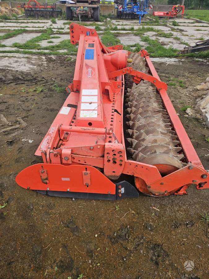 Kuhn 4004D, cutter