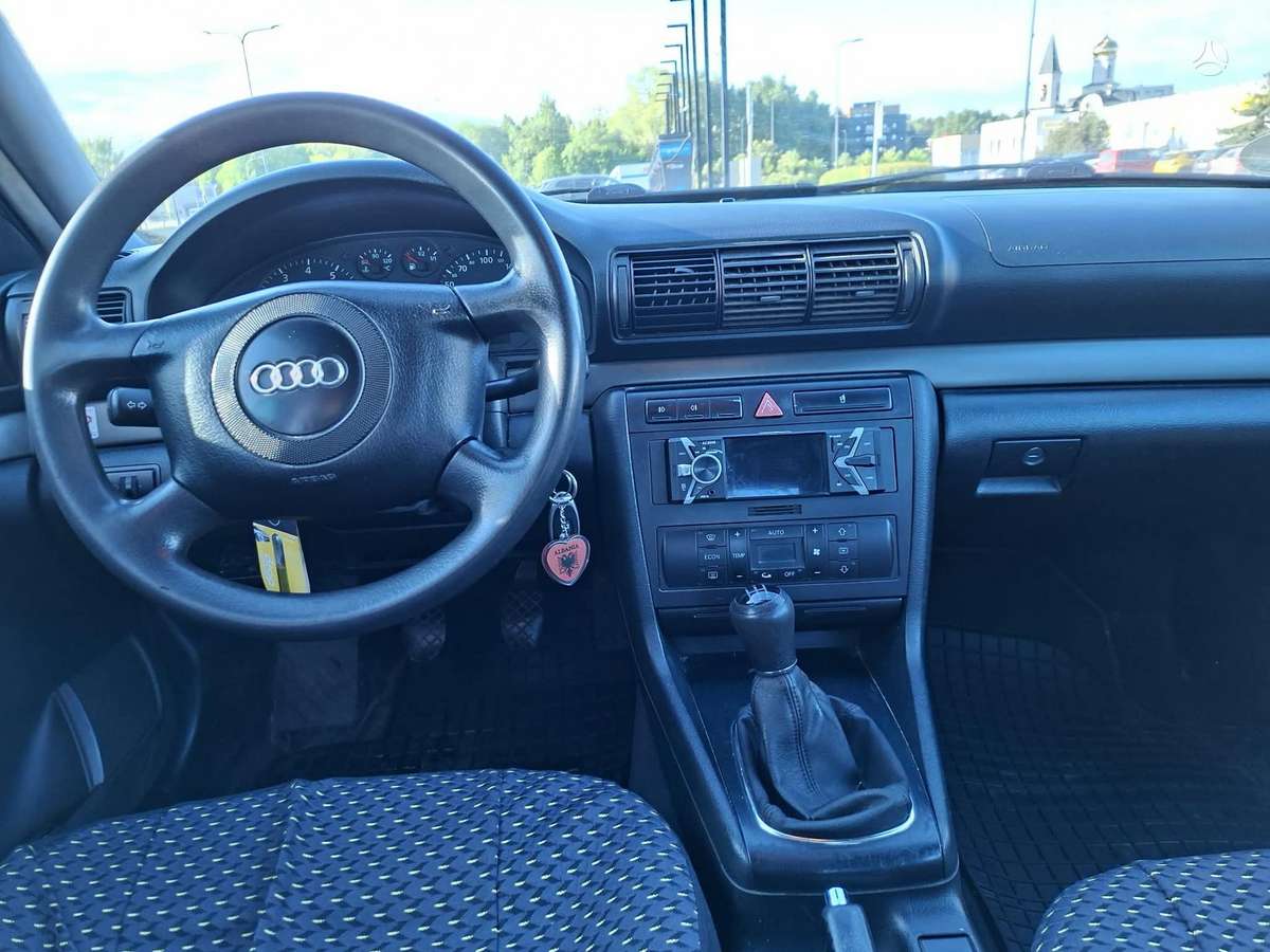 Audi A4, 1.6 l., Седан