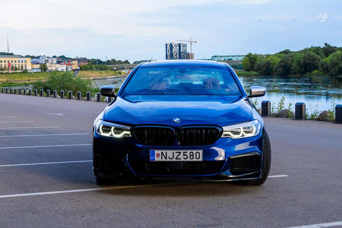 BMW M550, saloon / sedan