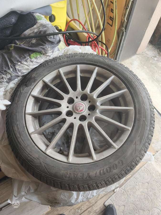 Jaguar XE, lengvojo lydinio, R17