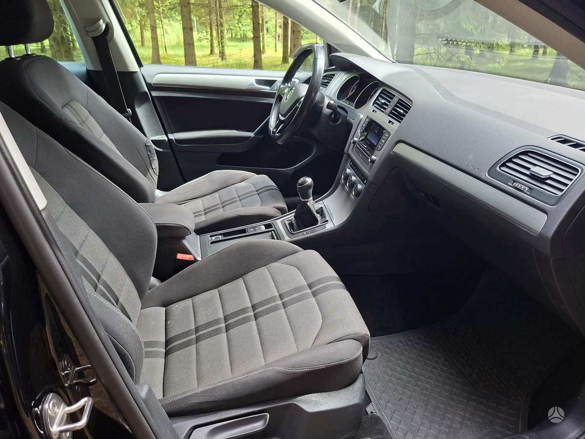 Volkswagen Golf - 12
