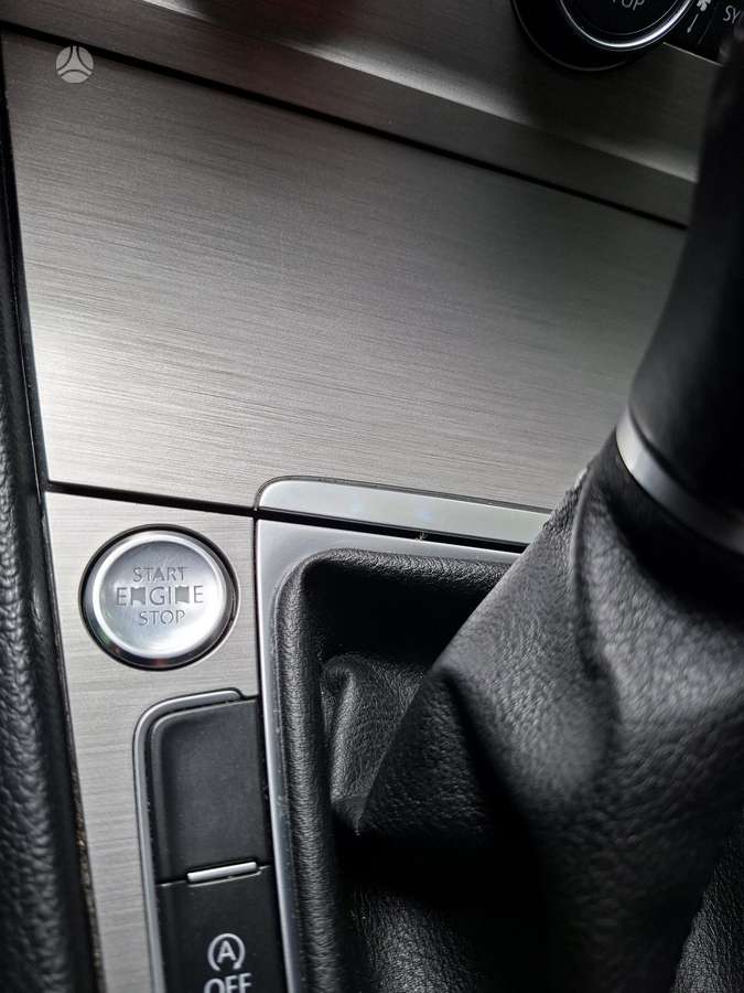 Volkswagen Golf - 11
