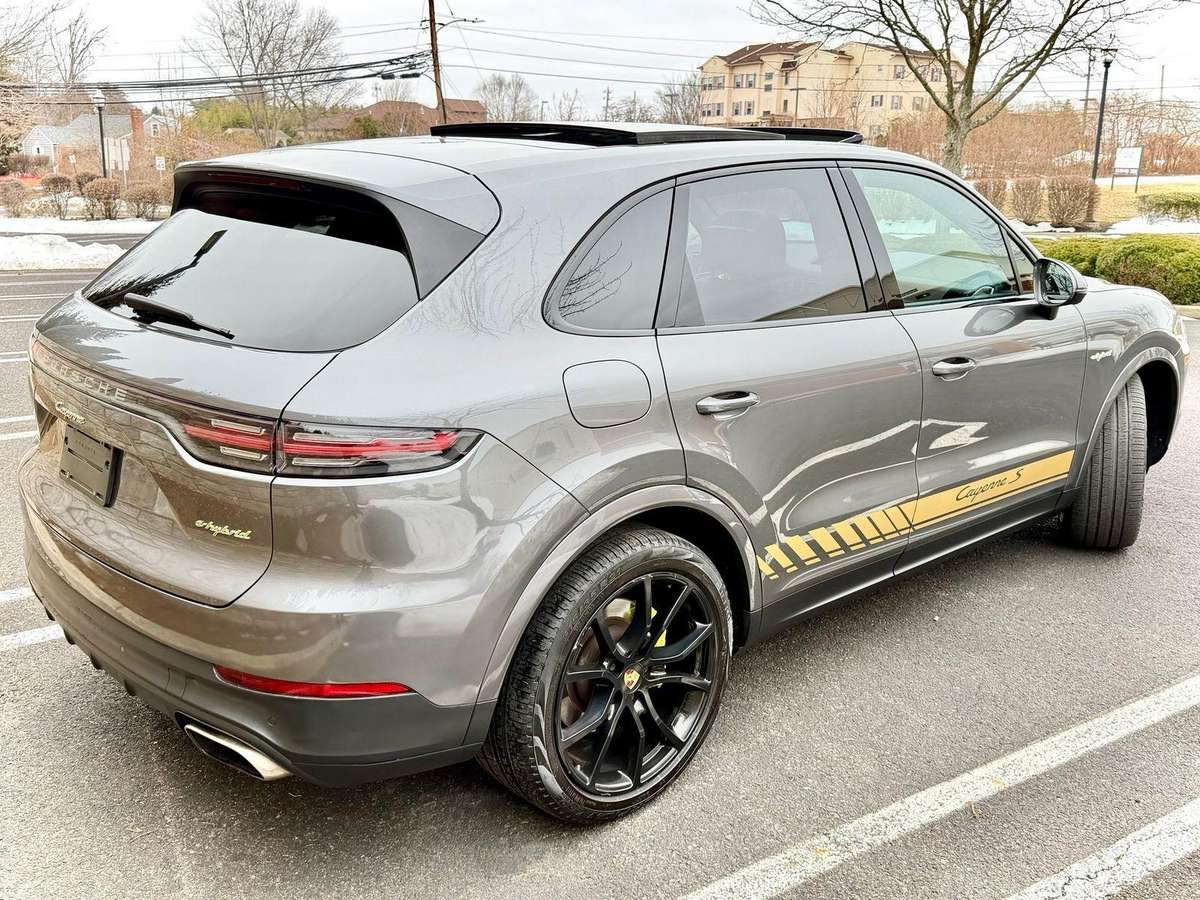 Porsche Cayenne - 3