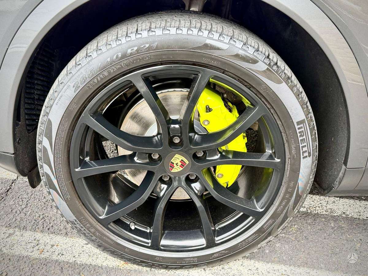 Porsche Cayenne - 7