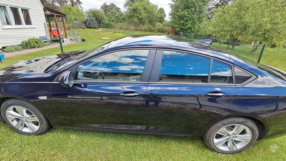 Opel Insignia, 1.5 l., hatchback