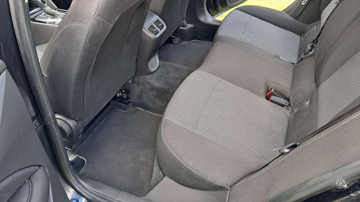 Opel Insignia, 1.5 l., Хэтчбек