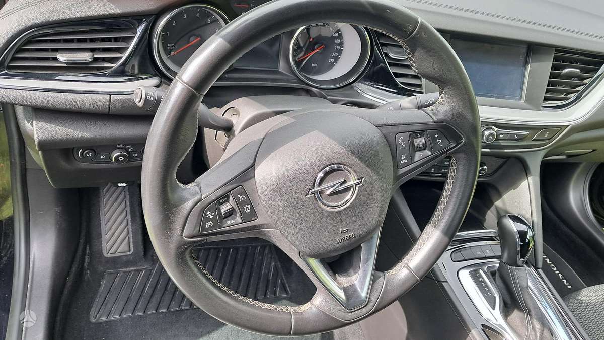 Opel Insignia, 1.5 l., hatchback