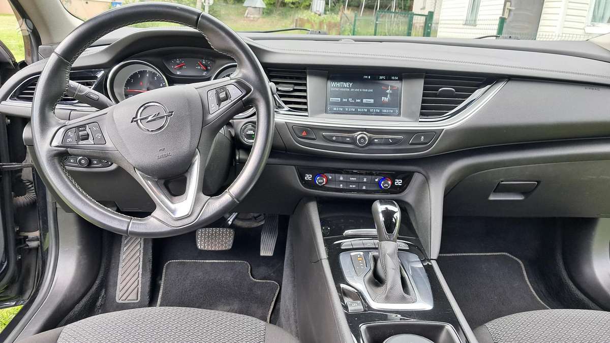 Opel Insignia, 1.5 l., Хэтчбек