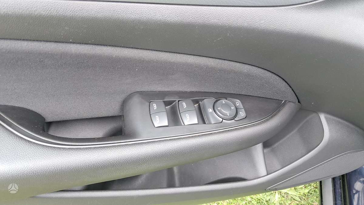 Opel Insignia, 1.5 l., hatchback