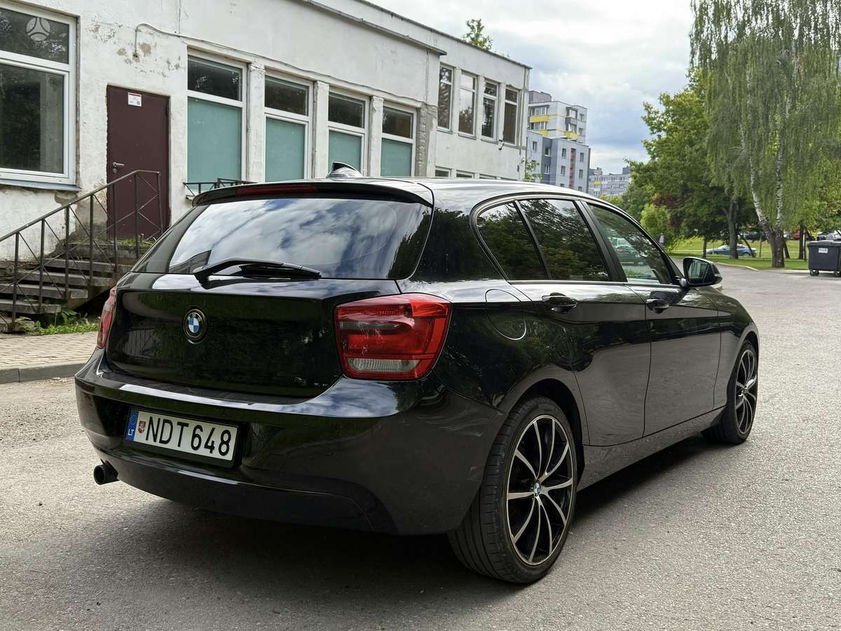 BMW 116, 2.0 l., hatchback