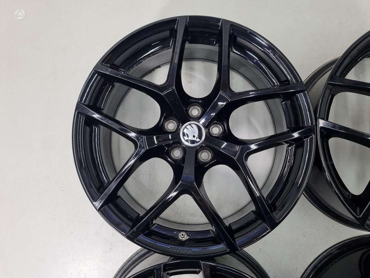 Skoda Superb, light alloy, R19