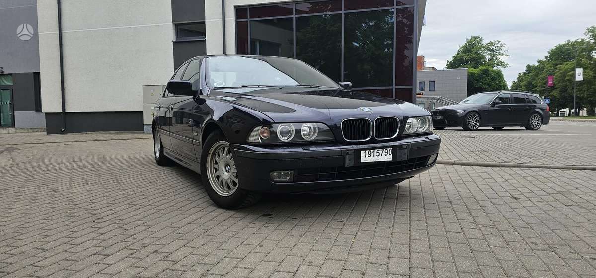 BMW 528, 2.8 l., Седан