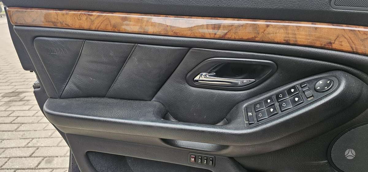 BMW 528, 2.8 l., Седан