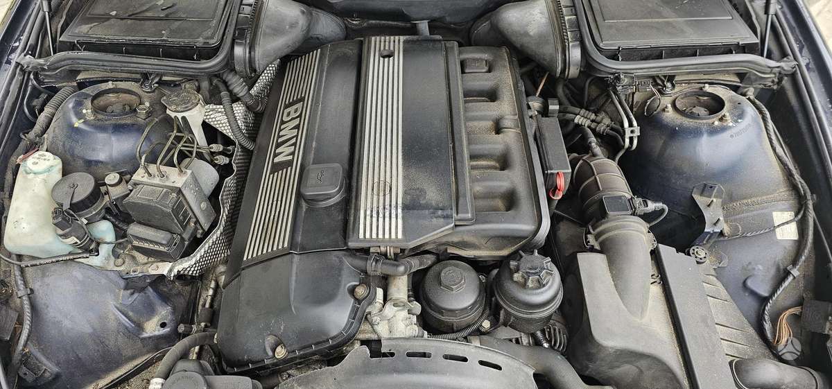BMW 528, 2.8 l., Седан