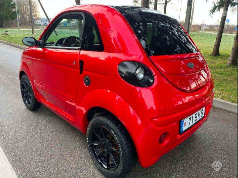 Microcar DUE, saloon / sedan