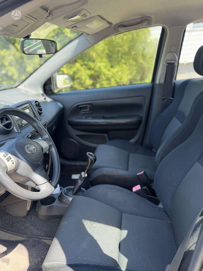 Scion XA, 1.5 l., Хэтчбек