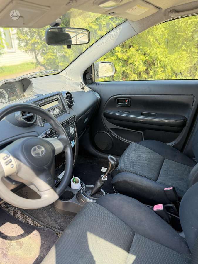 Scion XA, 1.5 l., hatchback