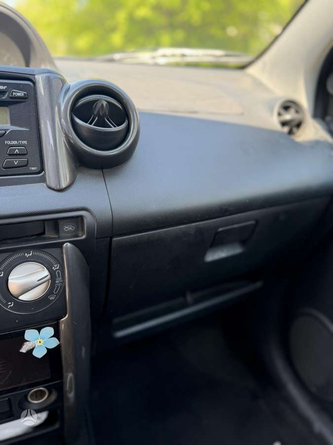 Scion XA, 1.5 l., Хэтчбек