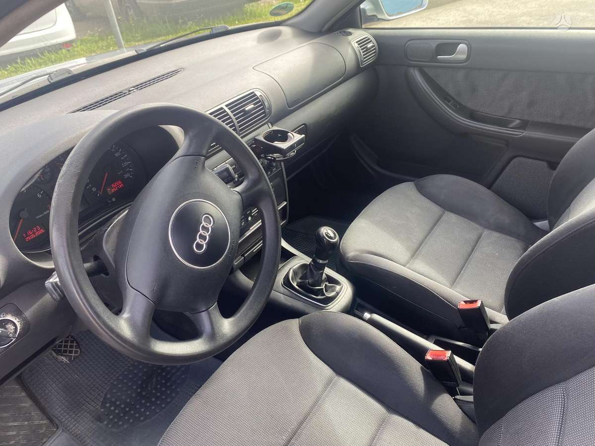 Audi A3, 1.6 l., hatchback
