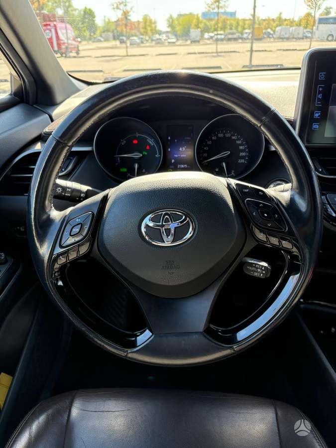 Toyota C-HR - 8