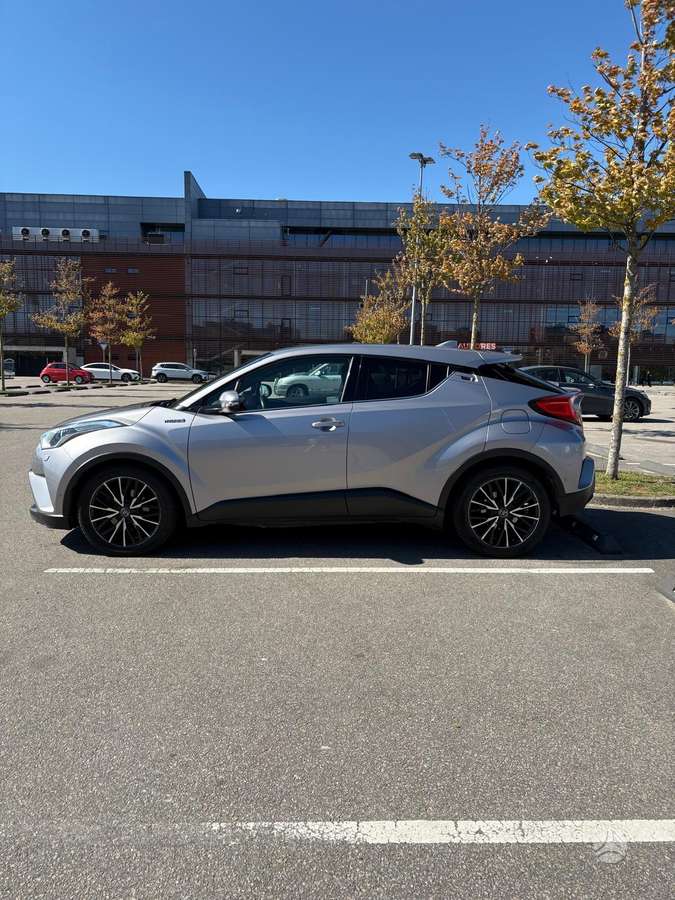 Toyota C-HR - 9