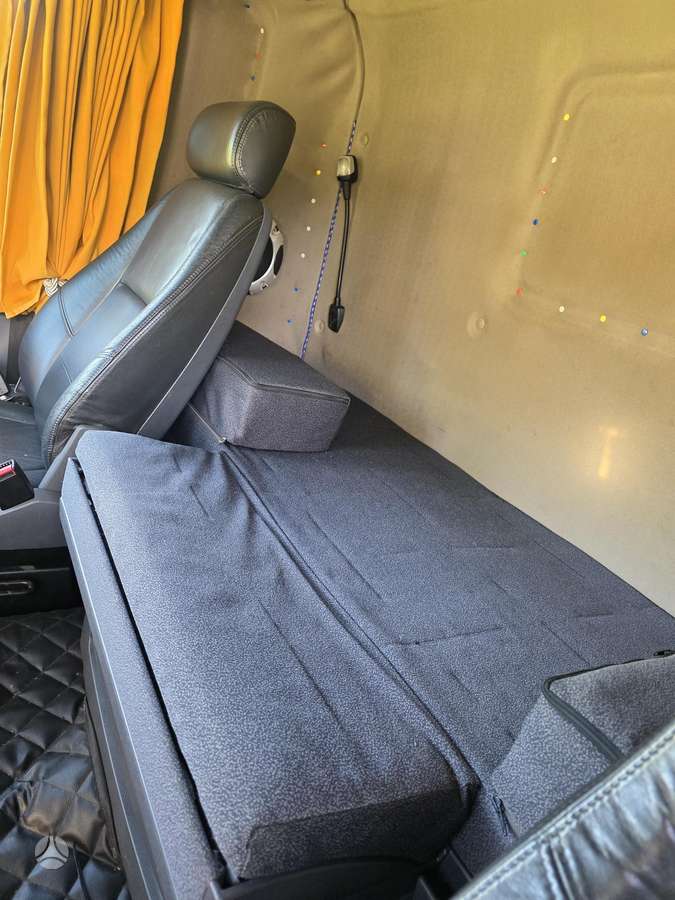 Scania 480, 1 miegamoji vieta