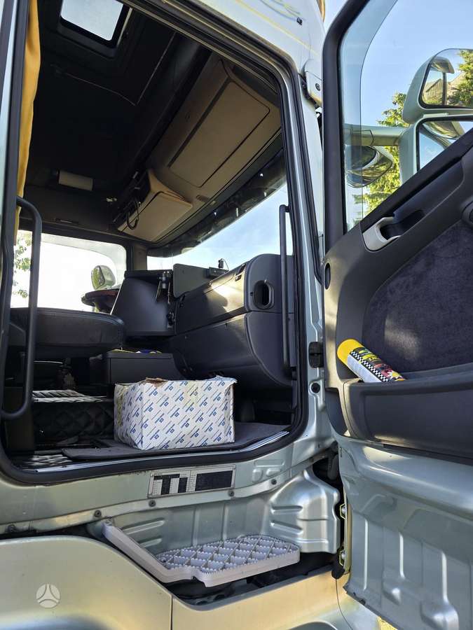 Scania 480, single sleeper