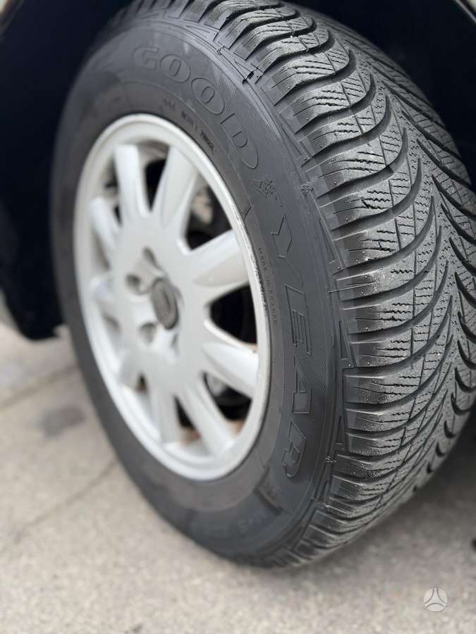 Volvo S80, 2.4 l., Седан