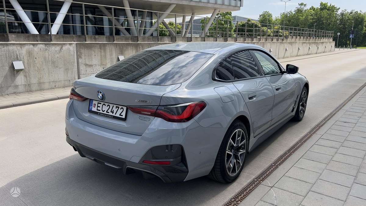 BMW i4, 70 kWh, coupe