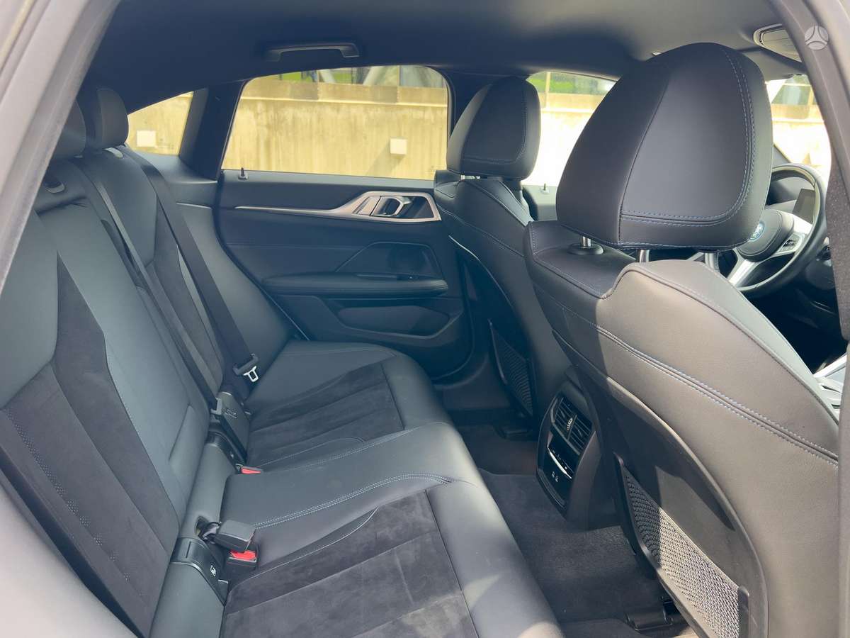 BMW i4, 70 kWh, coupe