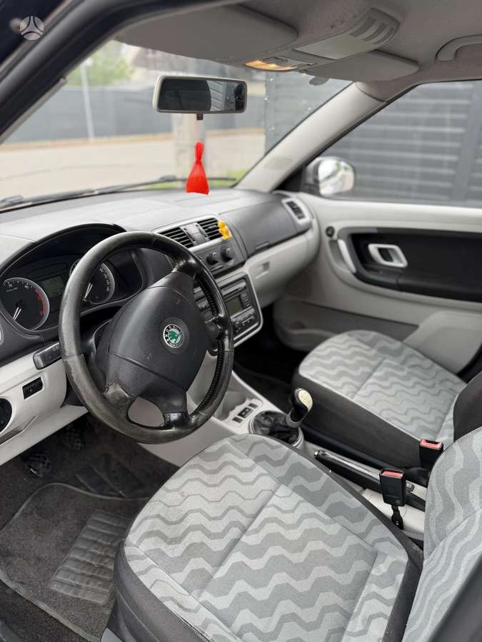 Škoda Fabia - 10