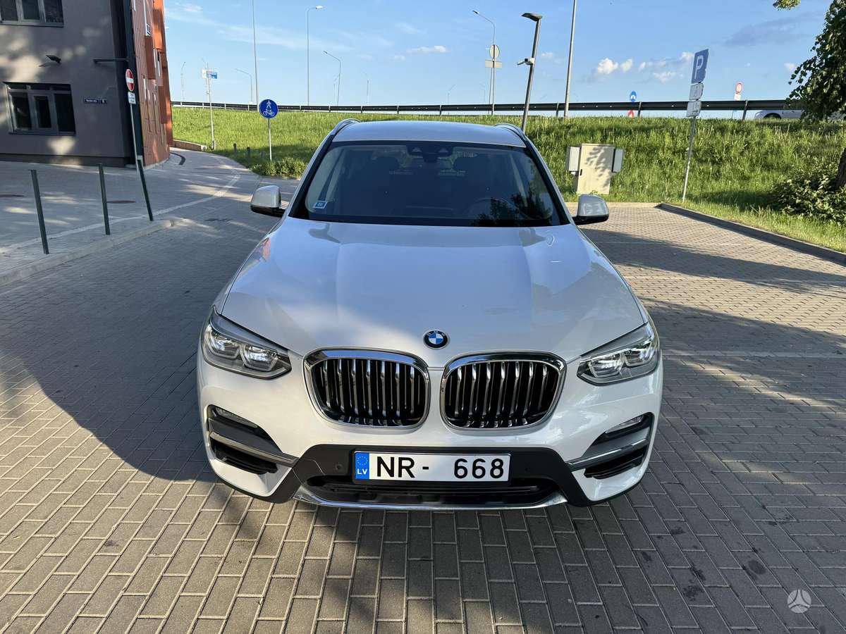 BMW X3, 2.0 l., off-road / crossover