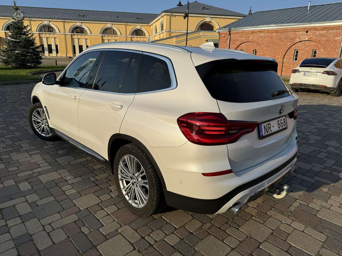 BMW X3, 2.0 l., off-road / crossover