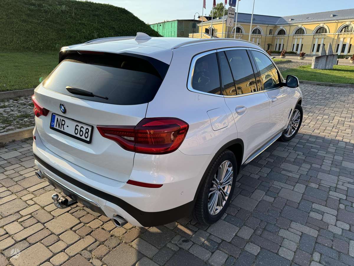BMW X3, 2.0 l., off-road / crossover