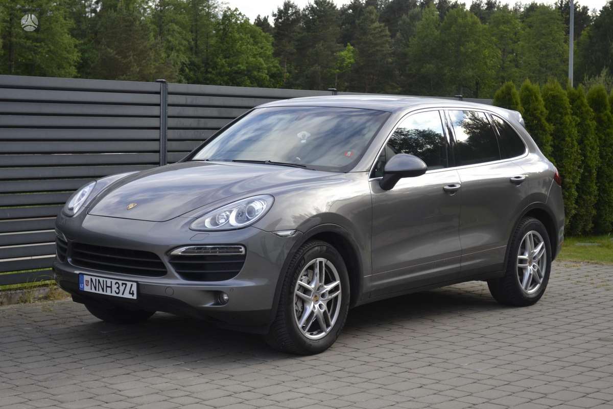 Porsche Cayenne - 1