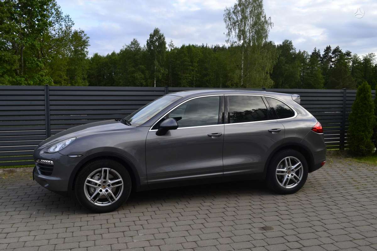 Porsche Cayenne - 4