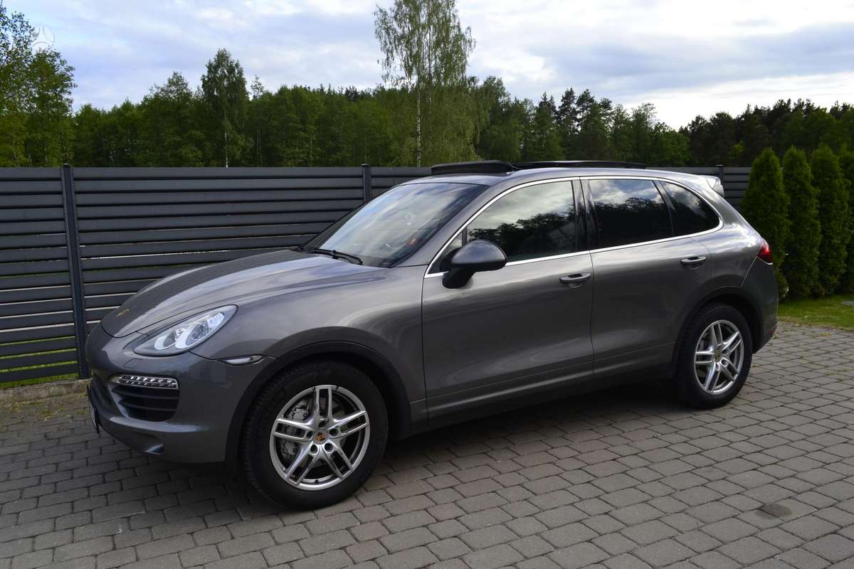 Porsche Cayenne - 2