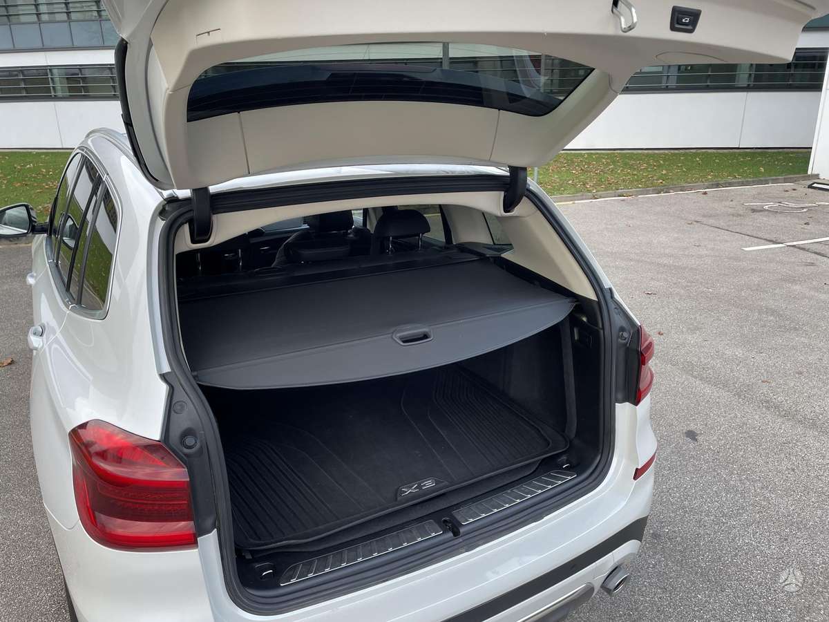BMW X3, 2.0 l., off-road / crossover