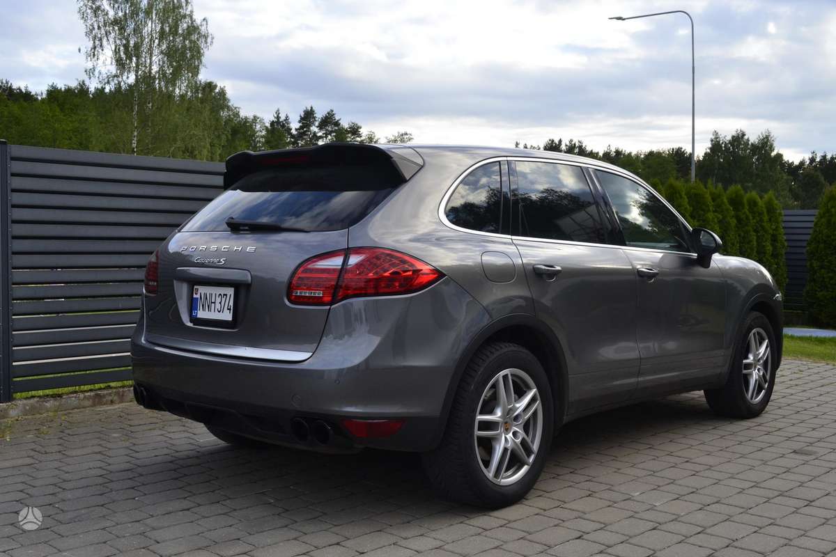 Porsche Cayenne - 10