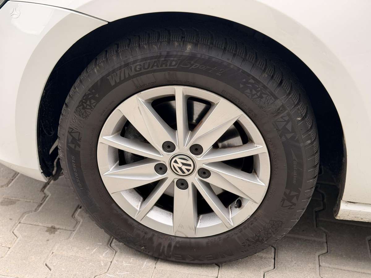 Volkswagen Golf - 9