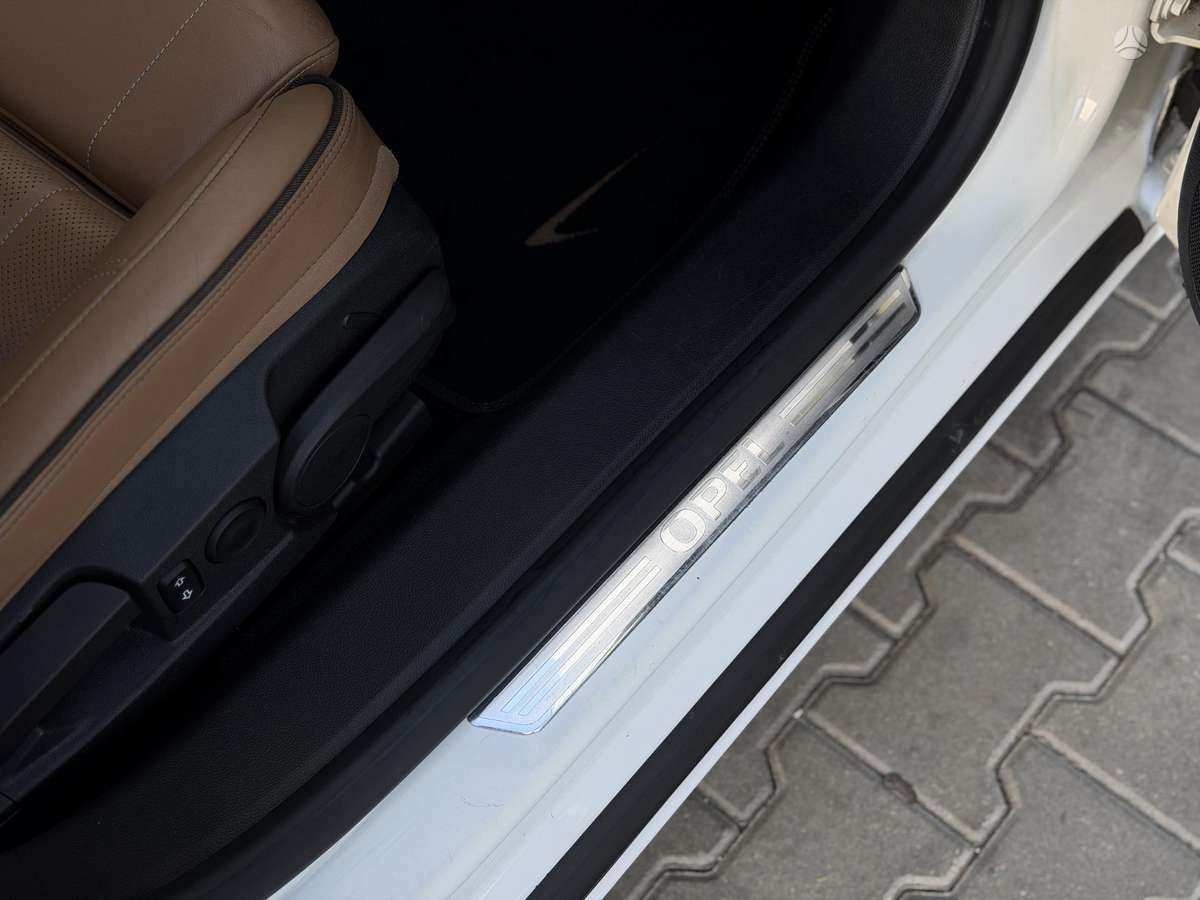 Opel Insignia, 2.0 l., Универсал