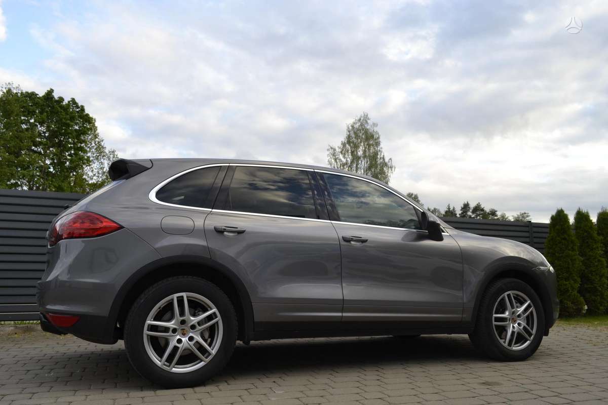 Porsche Cayenne - 3