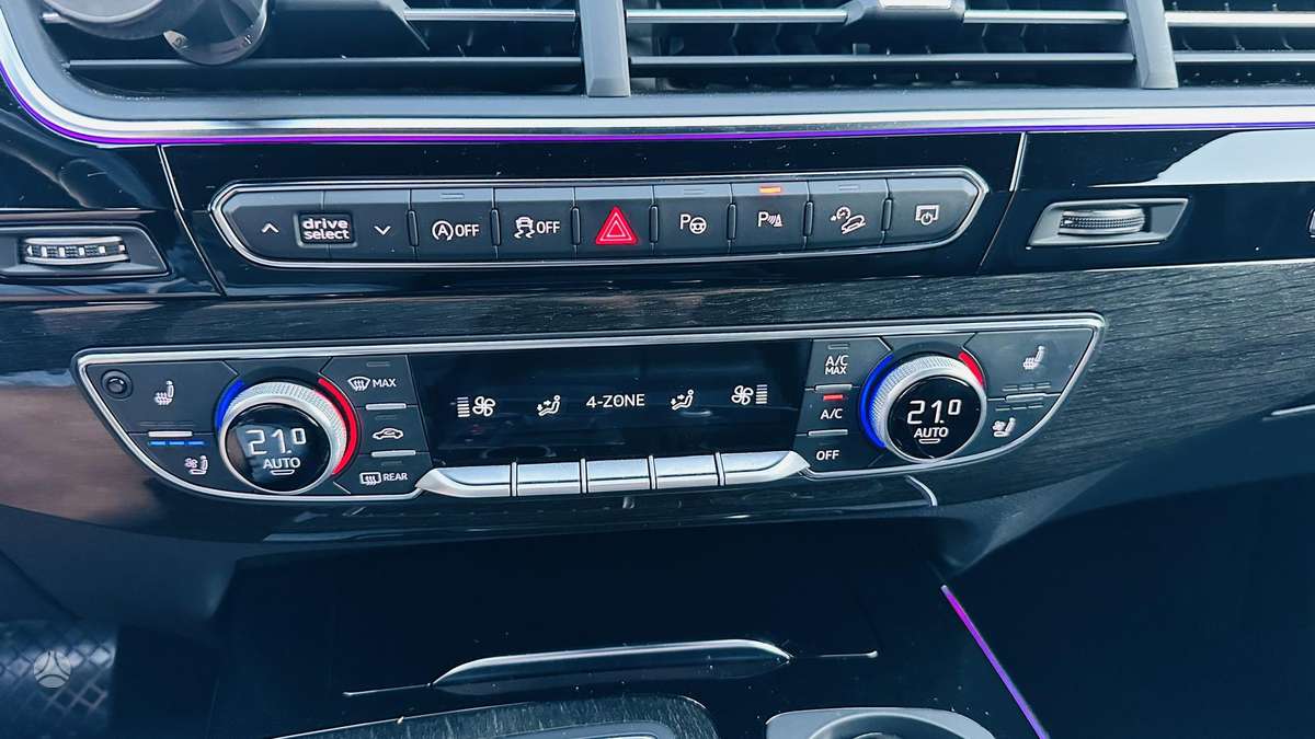 Audi Q7, 3.0 l., off-road / crossover